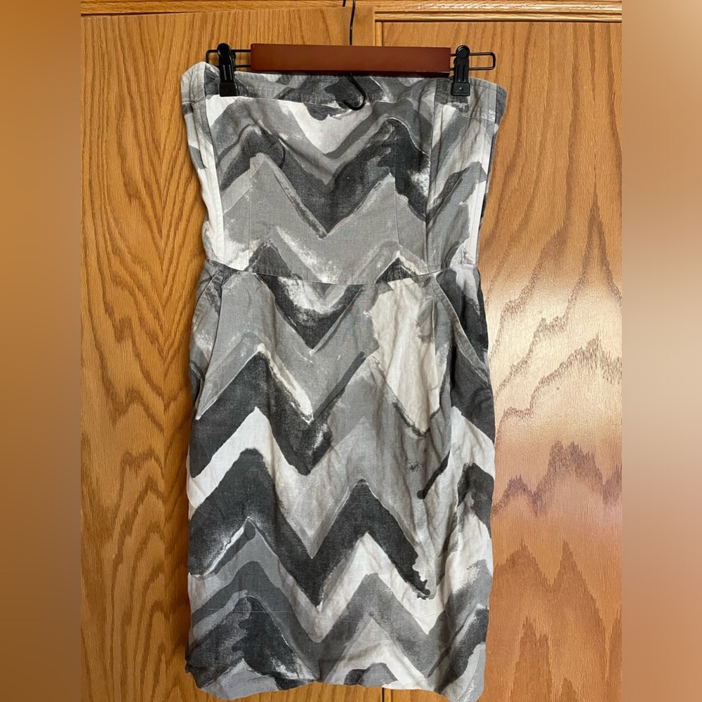 Strapless cute banana republic dress!